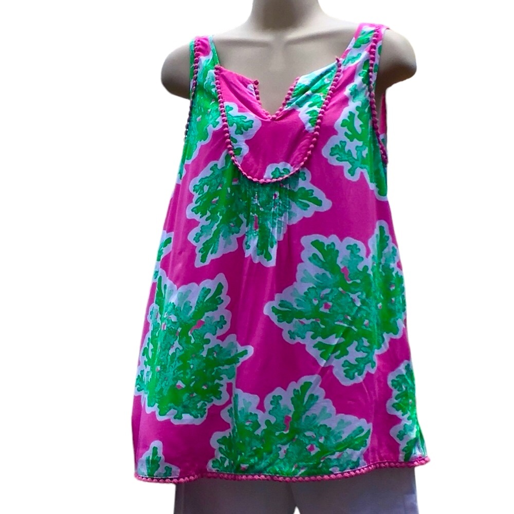 ♥️NWT Crown and Ivy Blouse size Small